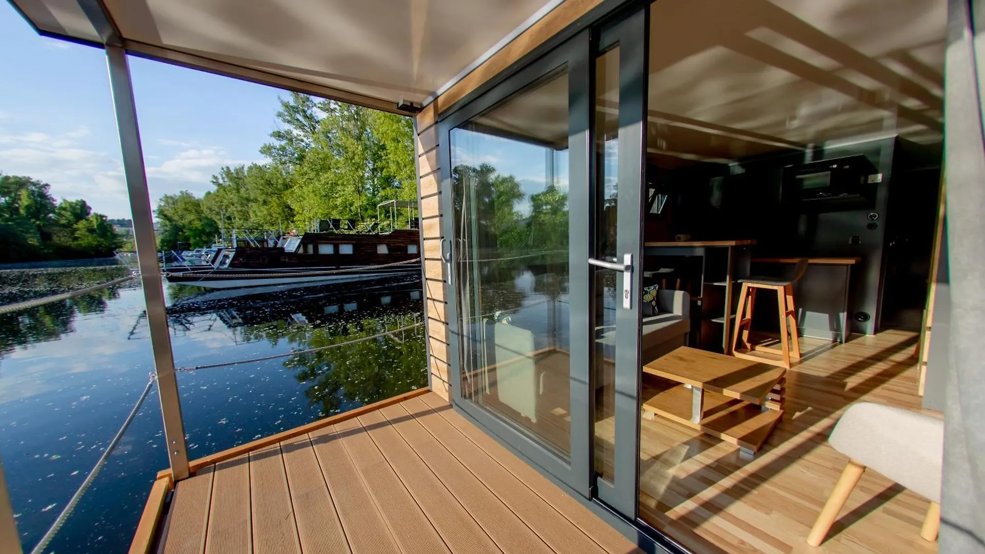 Hotel Prague Bay Houseboats
