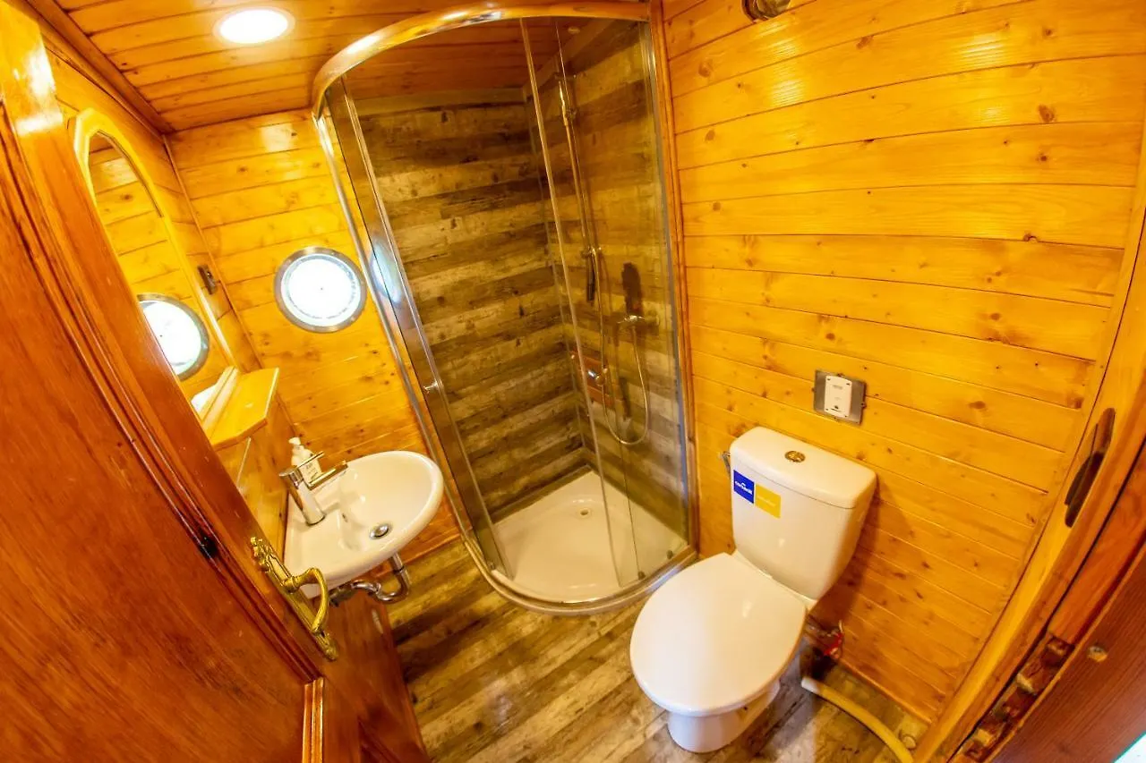 Hotel Prague Bay Houseboats Botel